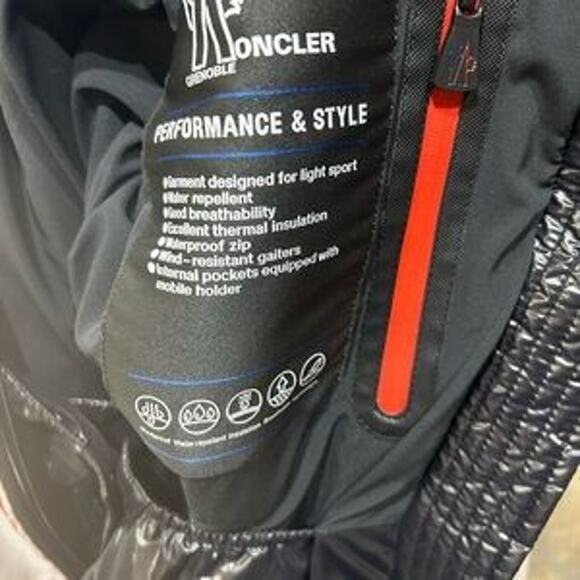 Women's Moncler Grenoble waterproof ski jacket size 0 NWT - Picture 6 of 16